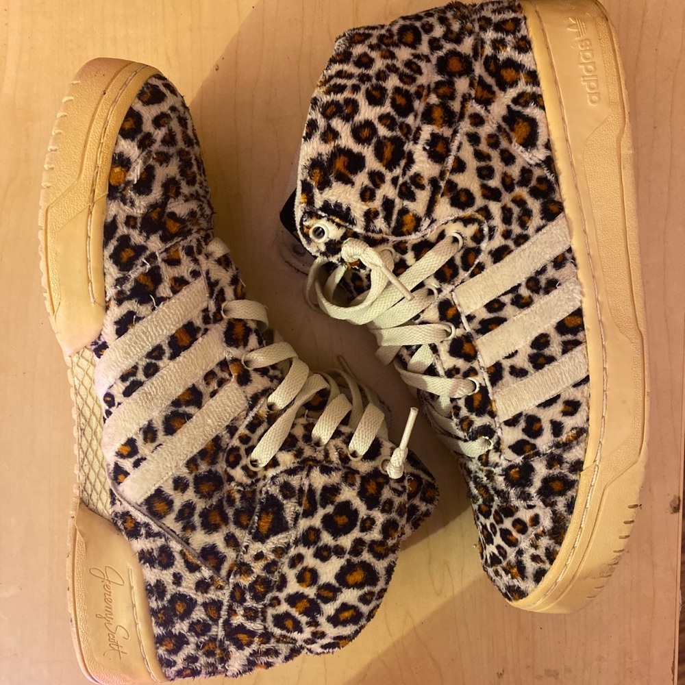 Sold Jeremy Scott Leopard